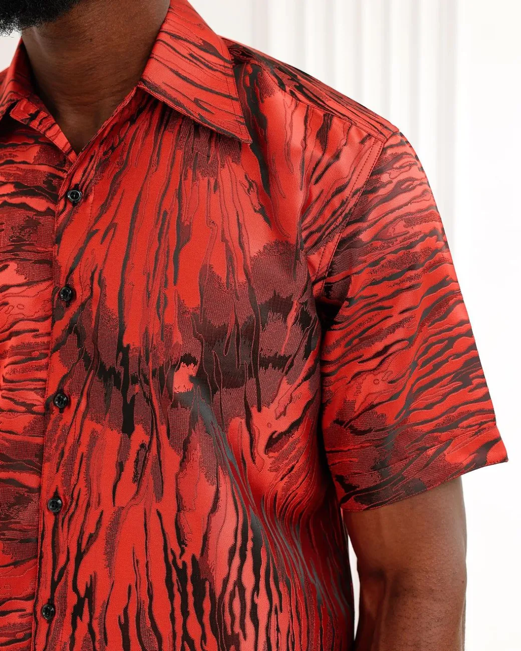 A Black Raindrop Jacquard, Reverted Pattern Short-Sleeved Shirt