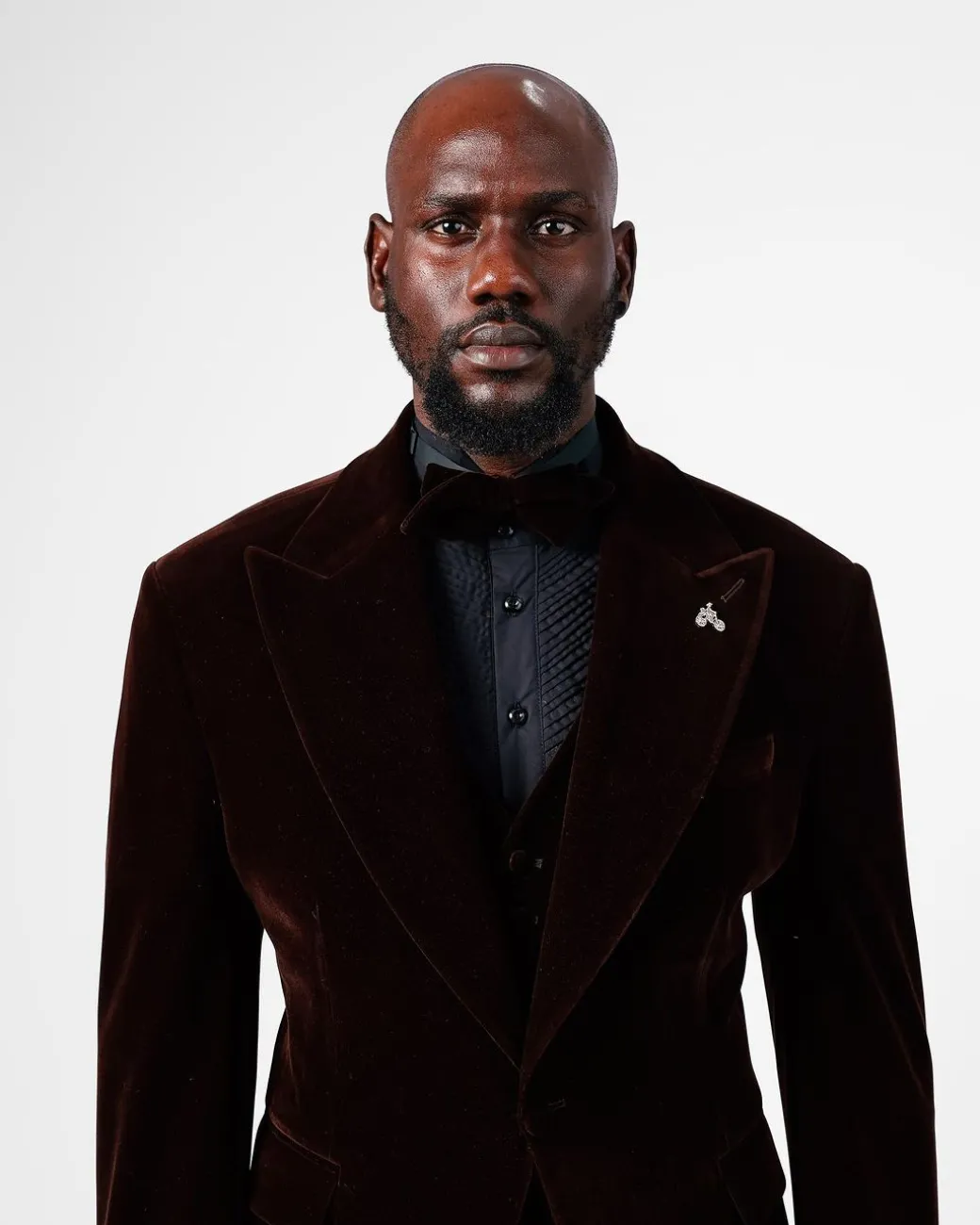 A Brown Peak Lapel, Single Button Knitter Suit