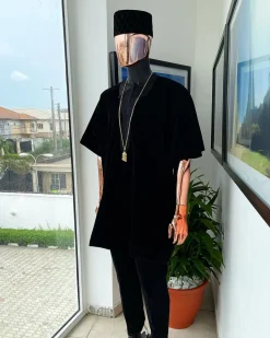 A charcoal black “daftan” from soaked Italian velvet