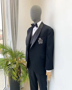 A Charcoal Black Jorgecari Merino Sheep Wool Shawl Lapel Tuxedo Suit