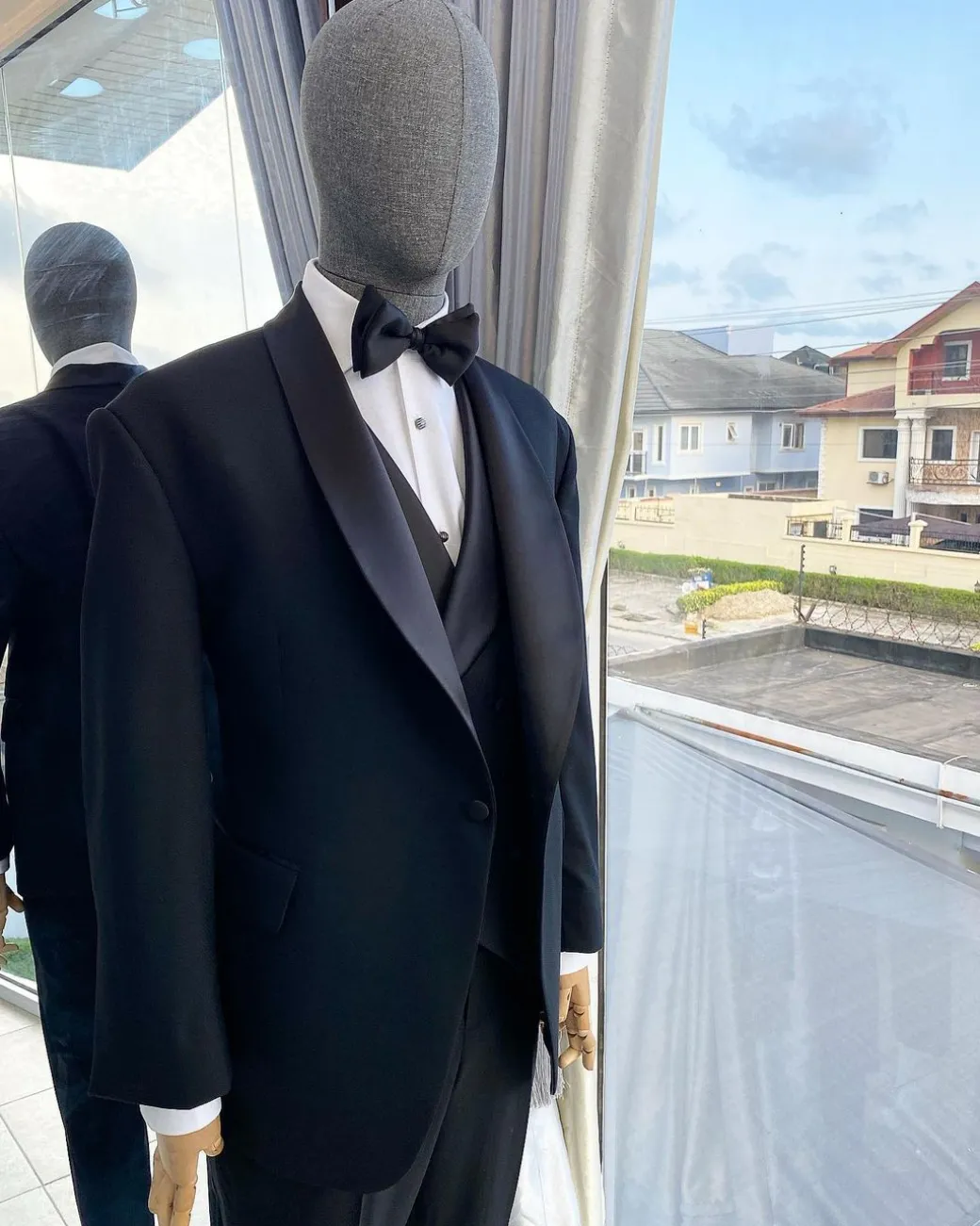 A Charcoal Black Jorgecari Merino Sheep Wool Shawl Lapel Tuxedo Suit
