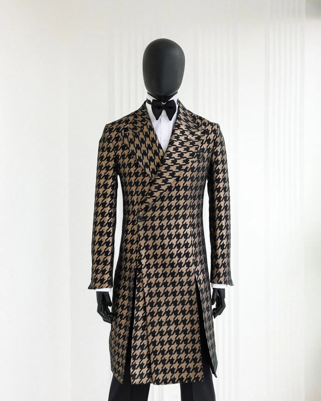 A Gold & Black, Houndstooth Check, Peak Lapel, Front Cut Trench Jacquard Suit