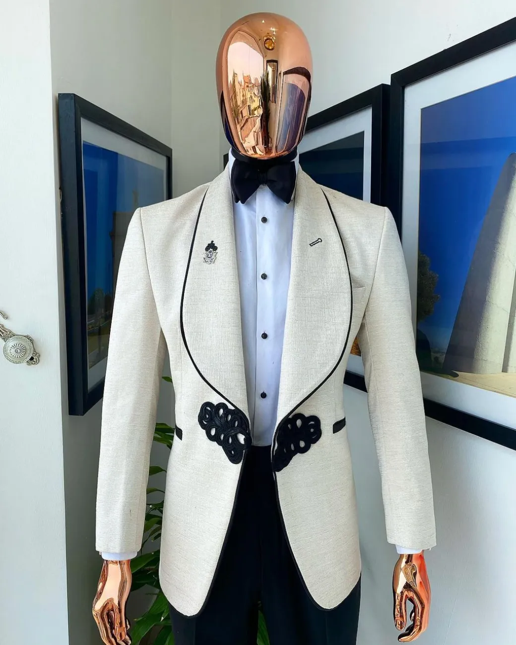 A Gold And ivory “Mandarin” invisible Pattern Ivory white shawl lapel jacquard Suit