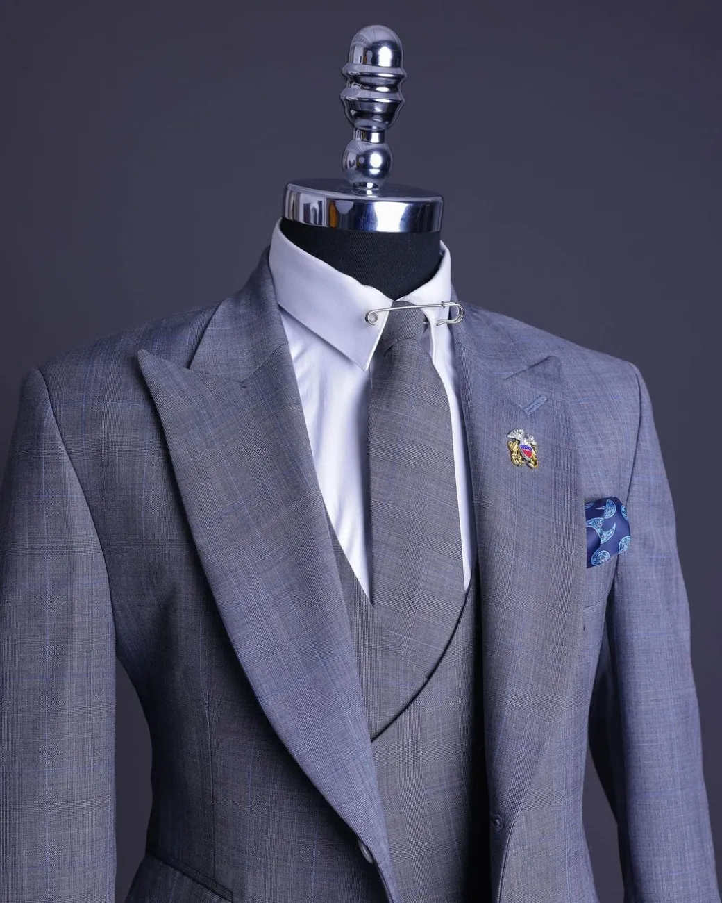 A light grey, windowpane check, monochrome nobility super “140s” “Board Room” Notch lapel suit