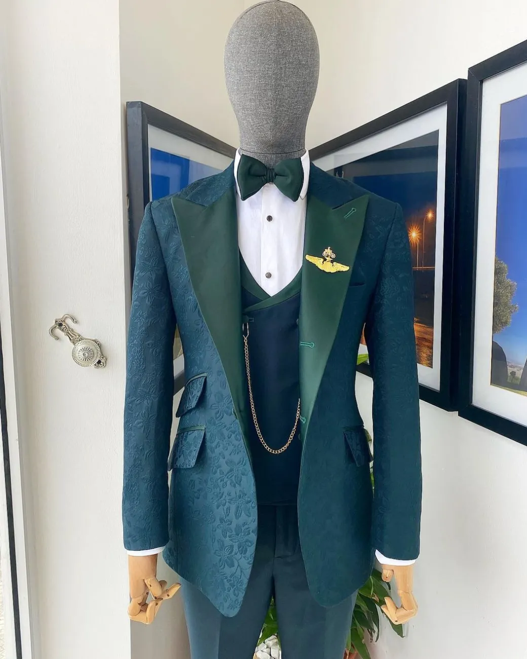A “Mandarin” Floral Sacramento Green Peak Lapel Suit