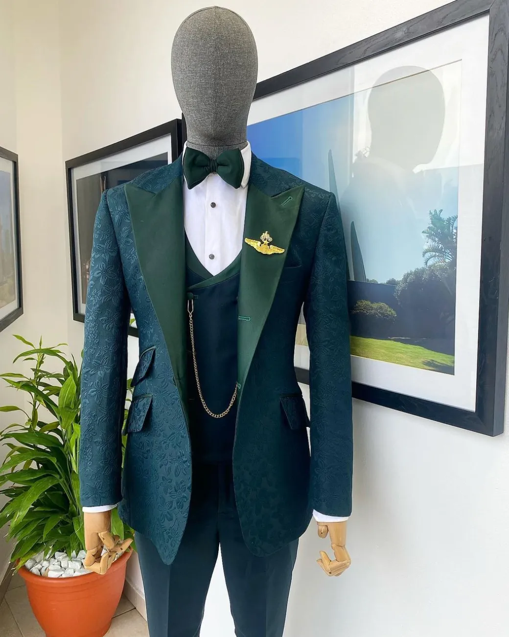 A “Mandarin” Floral Sacramento Green Peak Lapel Suit