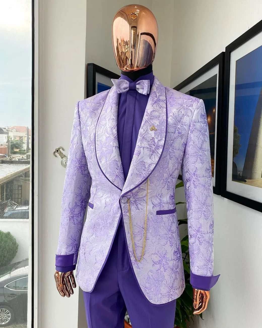 A “Mandarin” orchid purple and ivory floral pattern shawl lapel jacquard suit