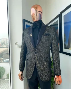 A metallic coarse and geometric pattern jacquard peak lapel dinner suit