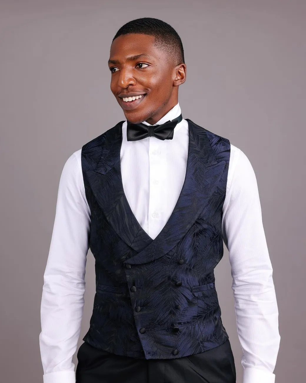 A Midnight Blue, Root and Splashed Plant Print Jacquard Peak Lapel Suit