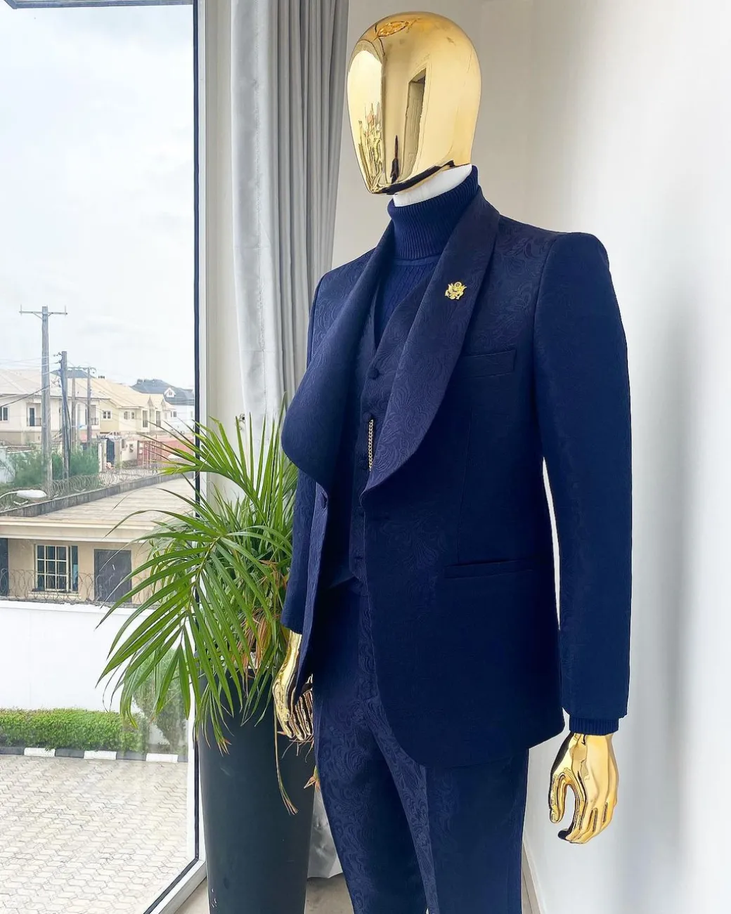 A Midnight Blue Shawl Lapel Floral Jacquard Tuxedo Suit