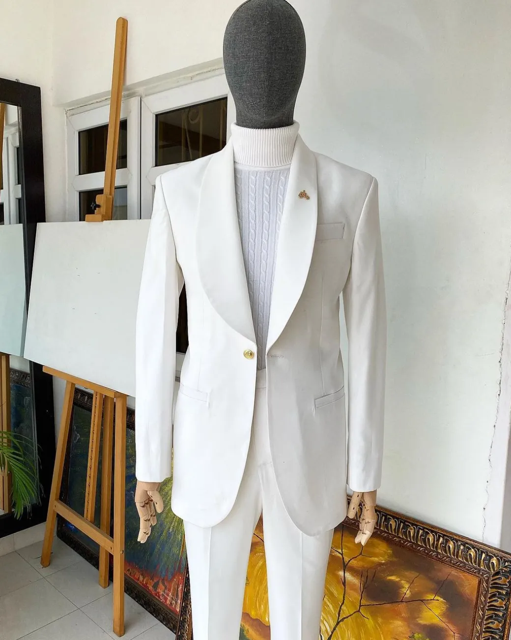 A Monochrome Ivory White Shawl Lapel Tuxedo Suit
