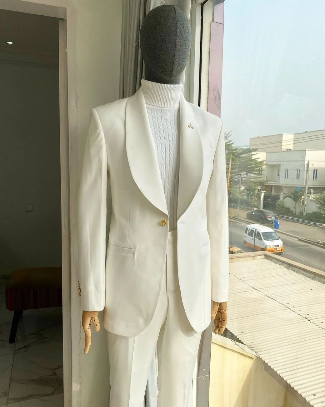 A Monochrome Ivory White Shawl Lapel Tuxedo Suit