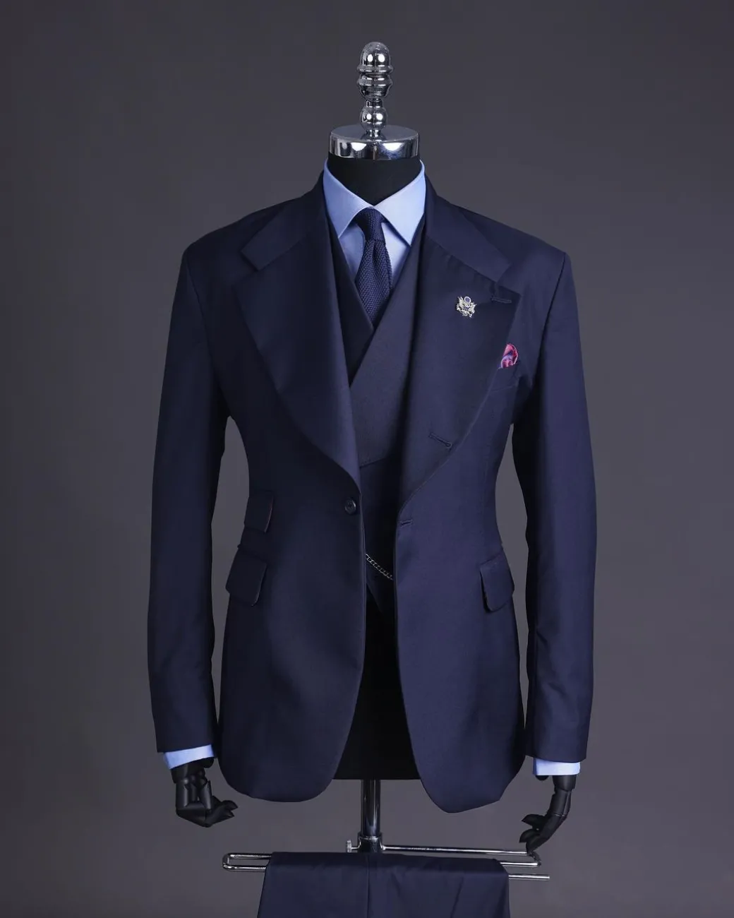 A Navy Blue Knitted Notch Lapel Suit