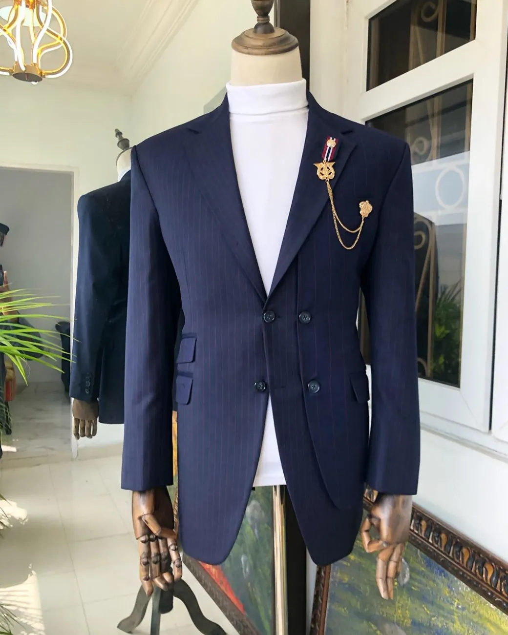 A Navy blue Reloaded “Catch Me If You Can” Business Suit