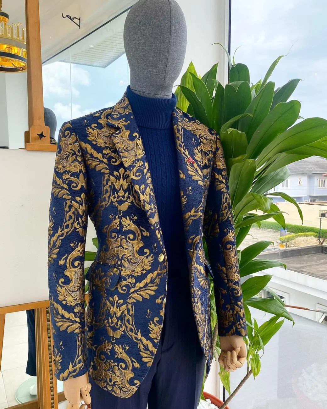 A Notch Lapel Gold And Blue “Mandarin” Jacquard Floral Blazer Suit