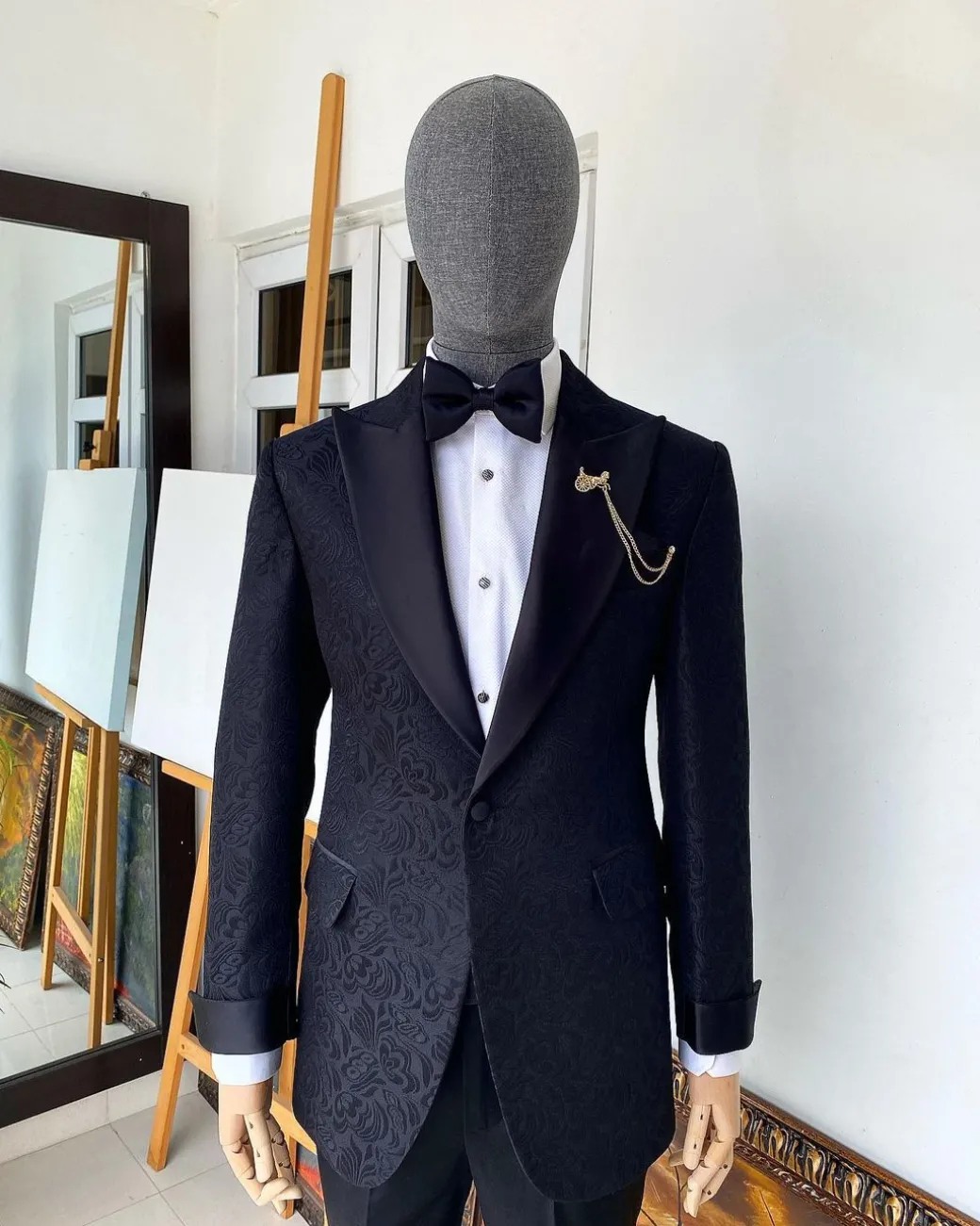A Peak Lapel Jacquard Black Floral Tuxedo Suit