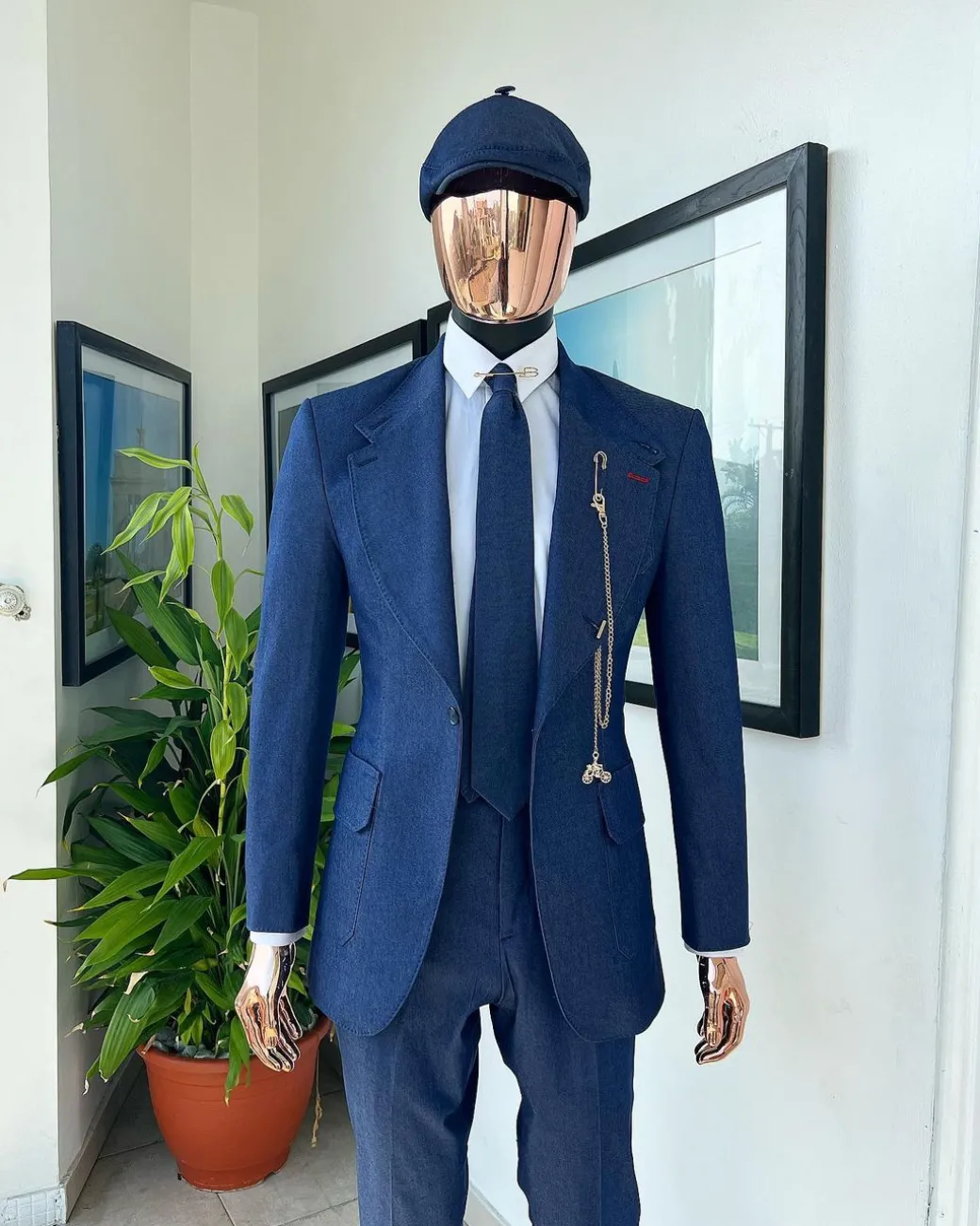 A “peaky blinders” denim knitted notch lapel suit