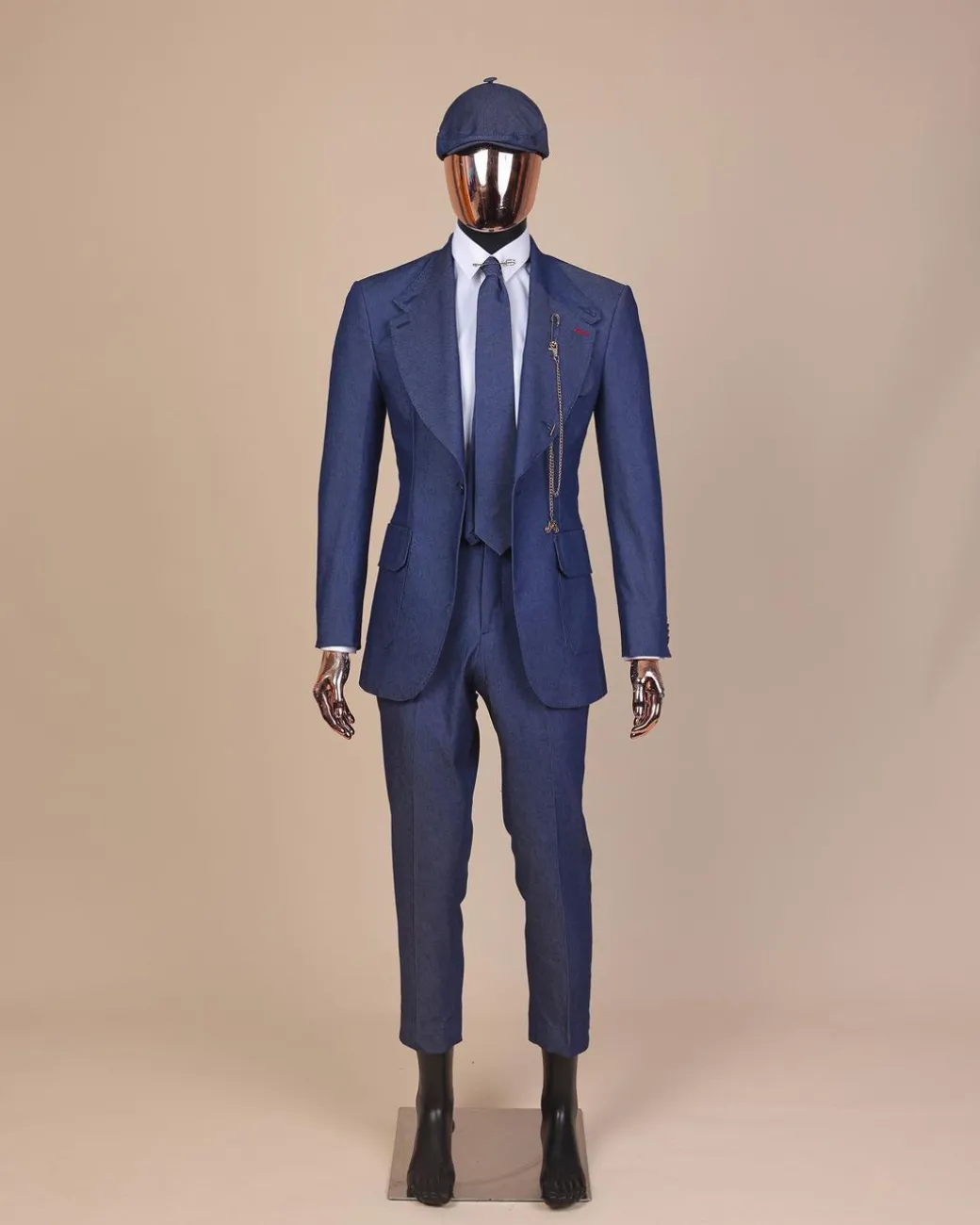 A “peaky blinders” denim knitted notch lapel suit