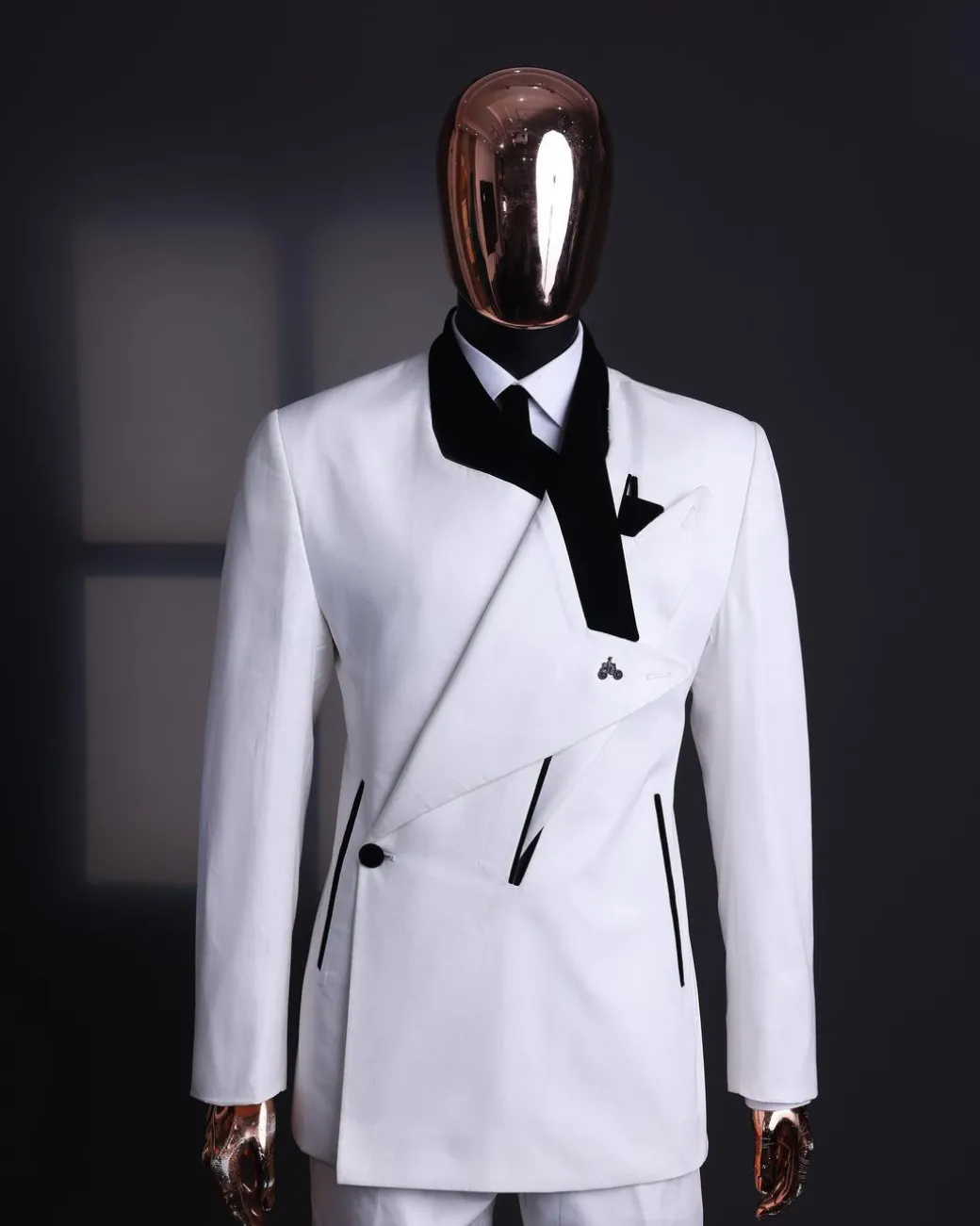 A Polished chinos “pride & prejudice”, double breasted deconstructed dropping lapel suit