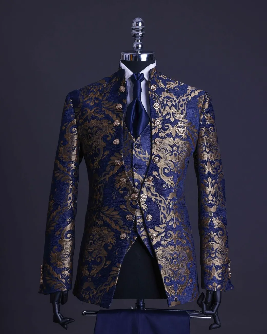 A reloaded “Monaco” gold and blue “Mandarin” jacquard floral single button front cut layered suit