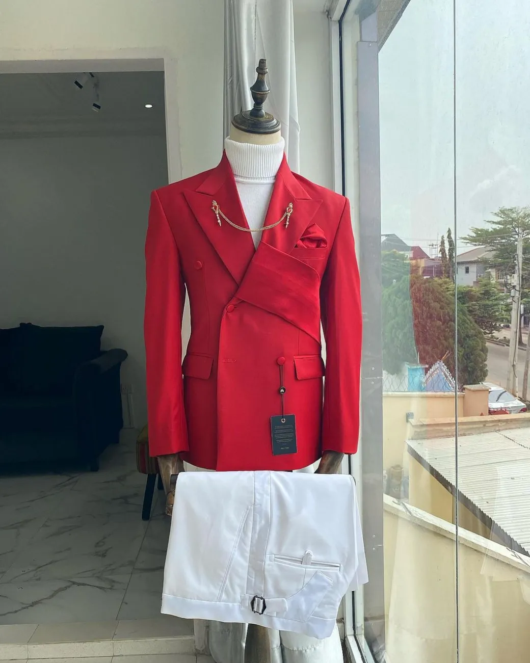 A Reloaded Red “Oranmiyan”Peak Lapel Tuxedo Suit