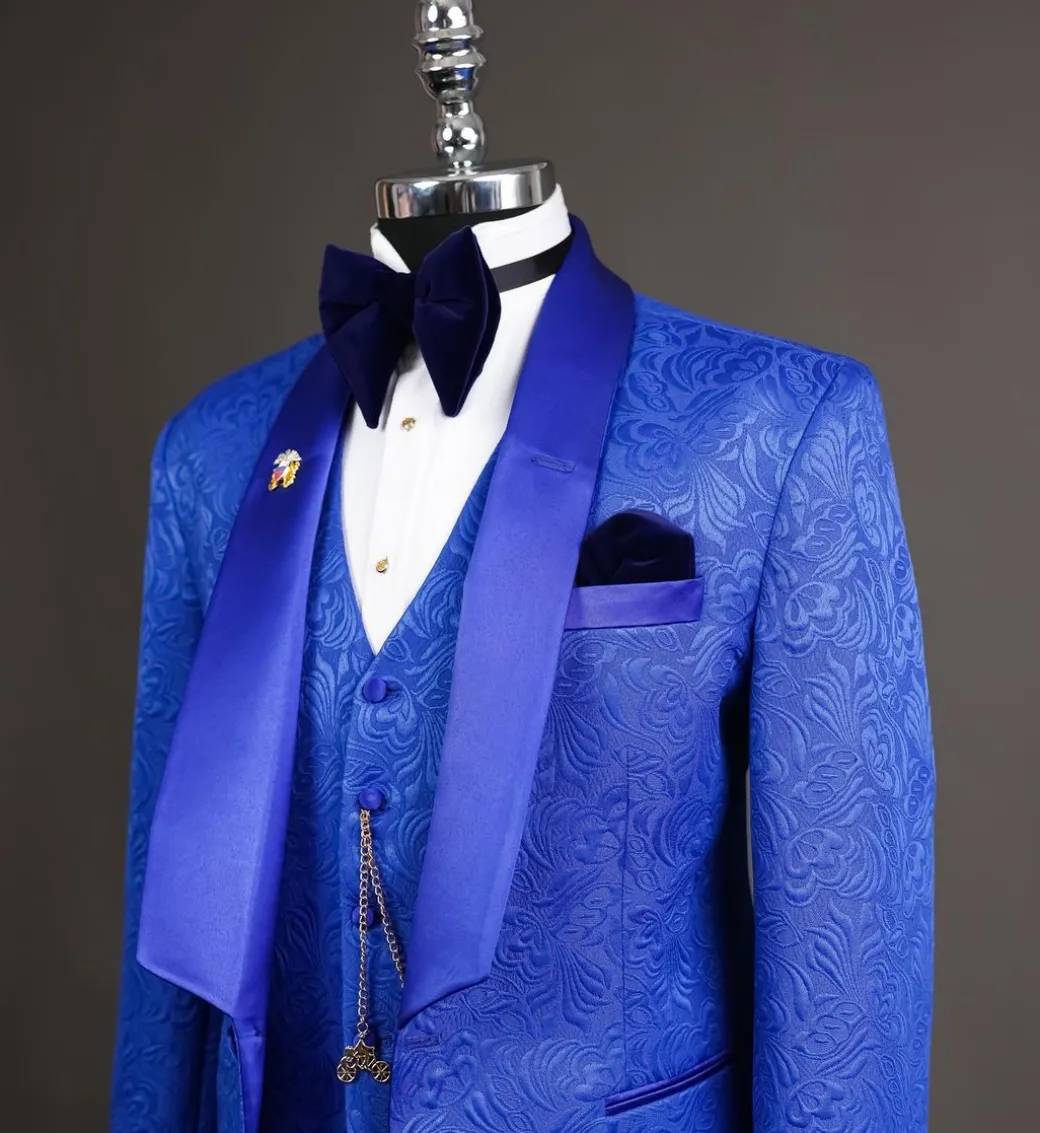 A Royal Blue Shawl Lapel Tuxedo Suit