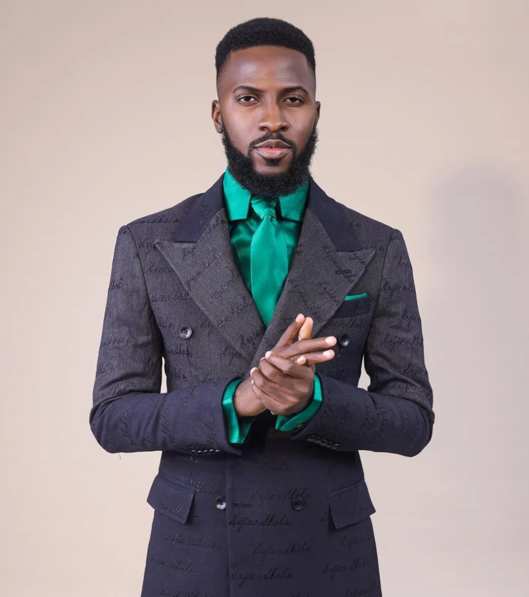 A “scritto” black and grey mix – inscribe your name (dejiandkola) – black embroidery double breasted suit
