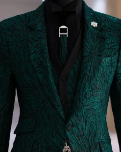 A Splashed Broom 3 Suit.