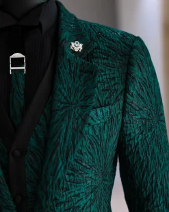 A Splashed Broom 3 Suit.