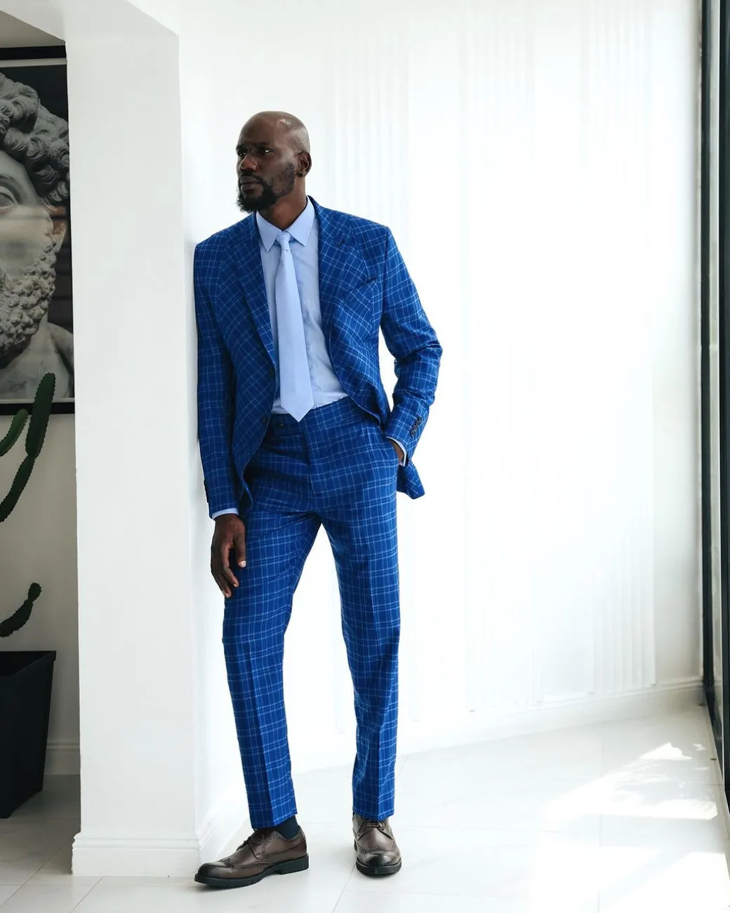 A Windowpane relayed and inverted check, knitted peak lapel suit