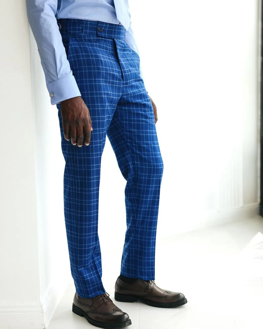 A Windowpane relayed and inverted check, knitted peak lapel suit