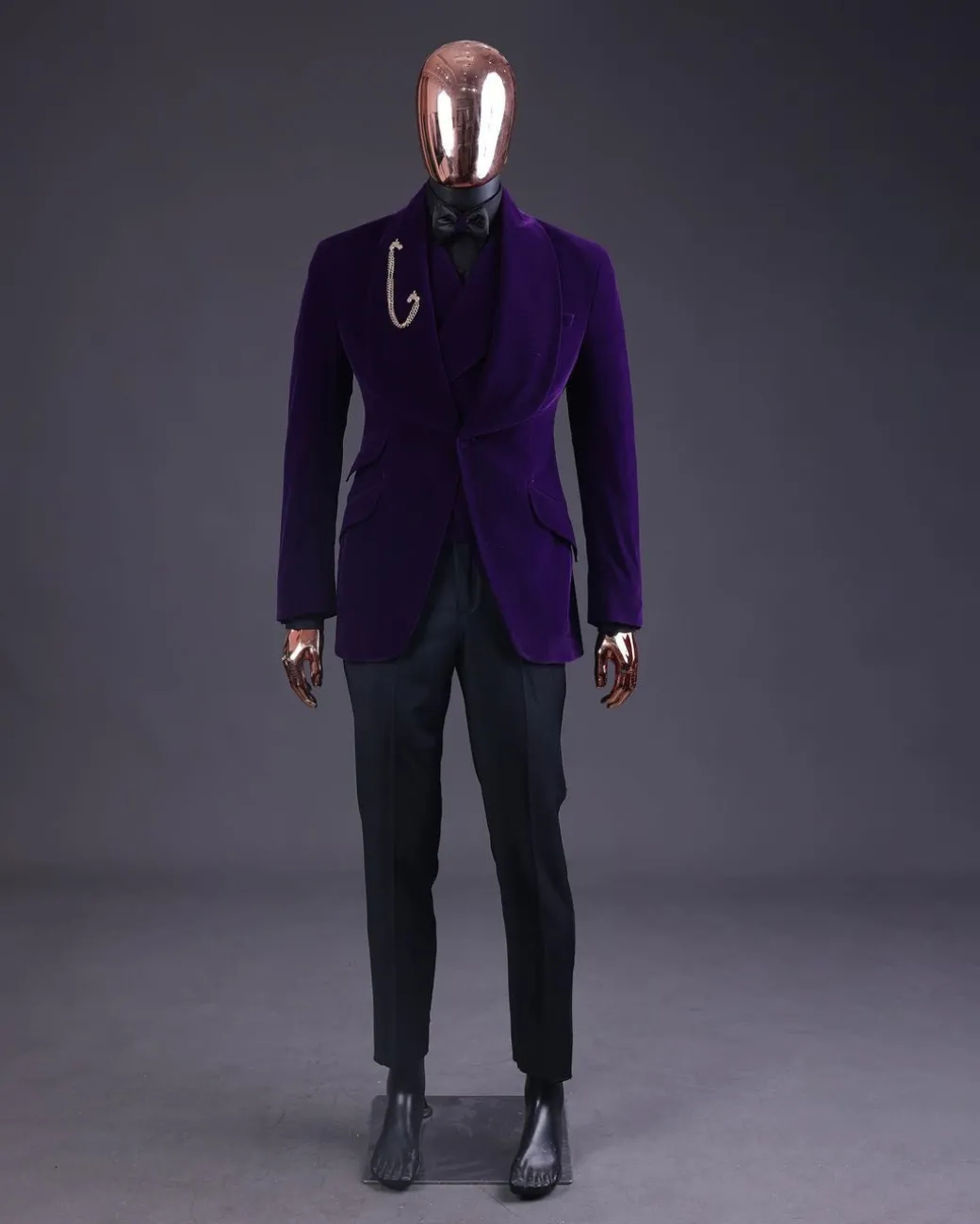 An Egg Plant Purple Velvet Shawl Lapel Tuxedo Suit