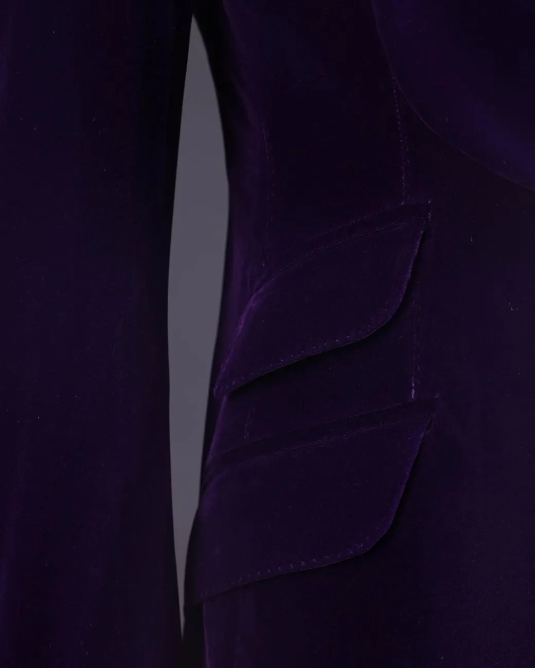 An Egg Plant Purple Velvet Shawl Lapel Tuxedo Suit