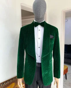 An Emerald Green Velvet Shawl Lapel Tuxedo Suit