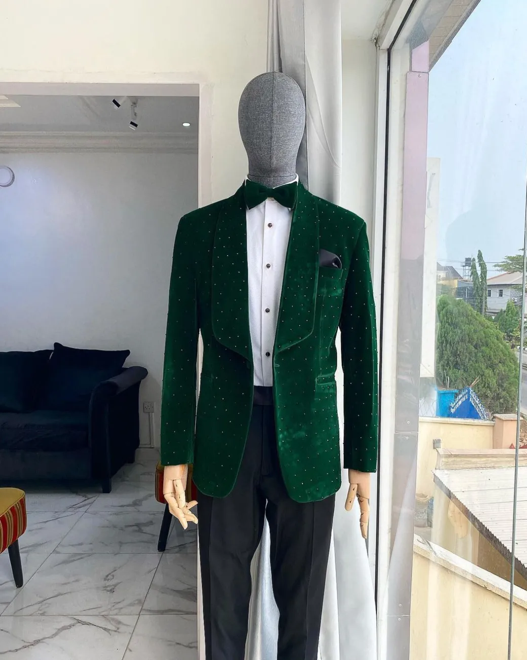 An Emerald Green Velvet Shawl Lapel Tuxedo Suit