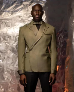 An Irish Green Peak and Shawl Lapel Wedding Tuxedo Suit.
