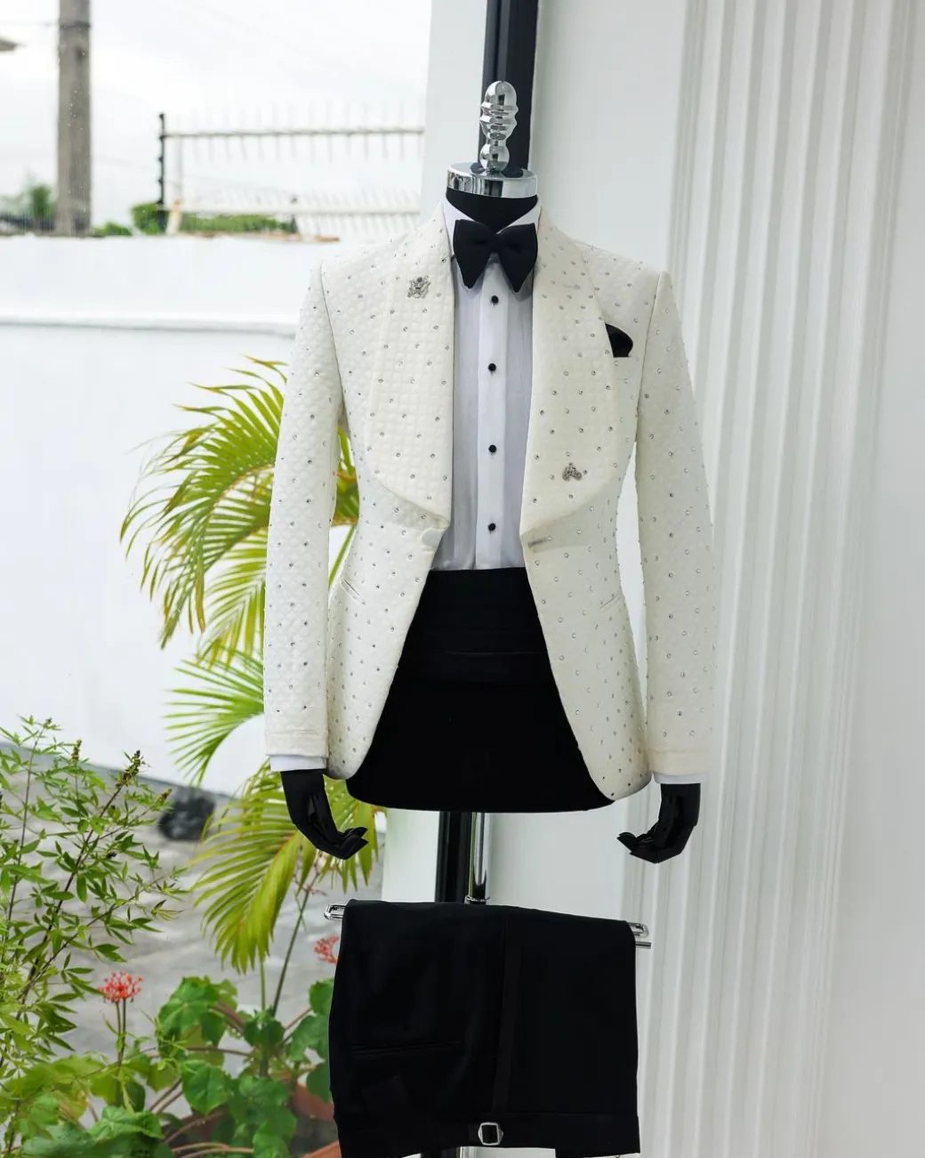 An Ivory White Square Pattern Jacquard, Shawl Lapel Tuxedo Suit