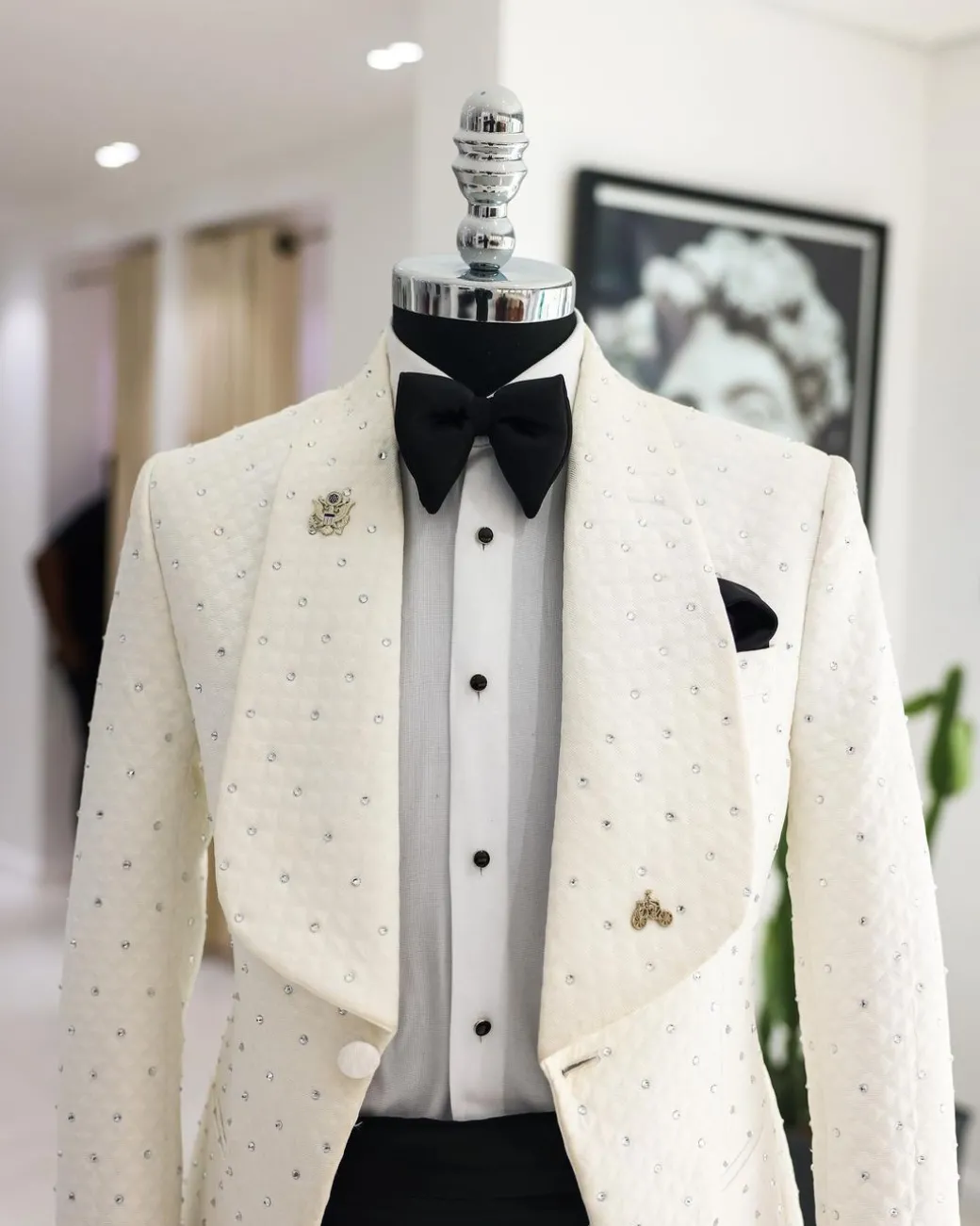 An Ivory White Square Pattern Jacquard, Shawl Lapel Tuxedo Suit