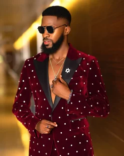The “Dot & Red” Suit.