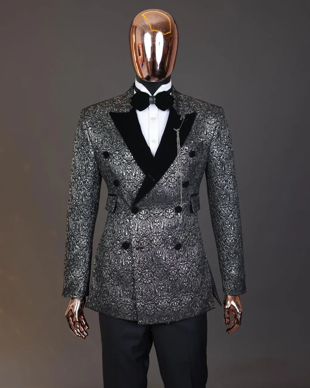 The “Love don’t Cost Shishi ” peak lapel, high pocket tuxedo suit