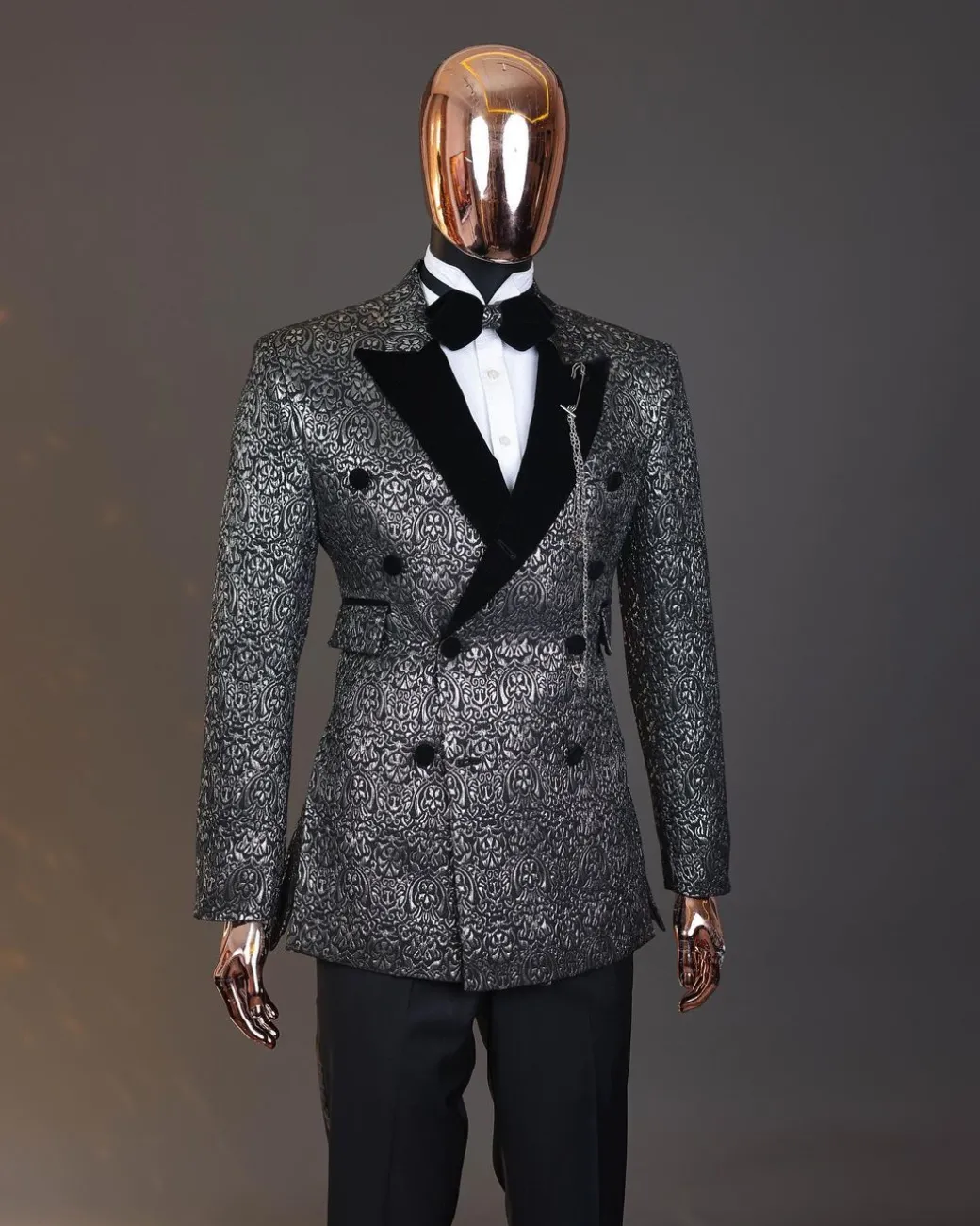 The “Love don’t Cost Shishi ” peak lapel, high pocket tuxedo suit