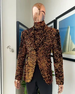 The “Young and Restless” fire orange peak lapel suit
